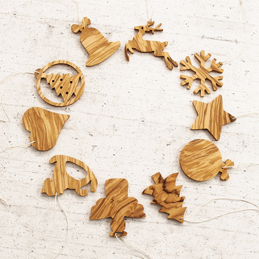 Complete set of Christmas tree decorations