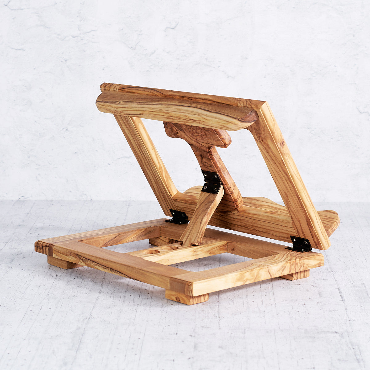 Tau wooden lectern