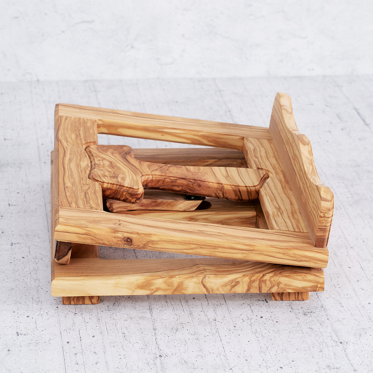 Tau wooden lectern