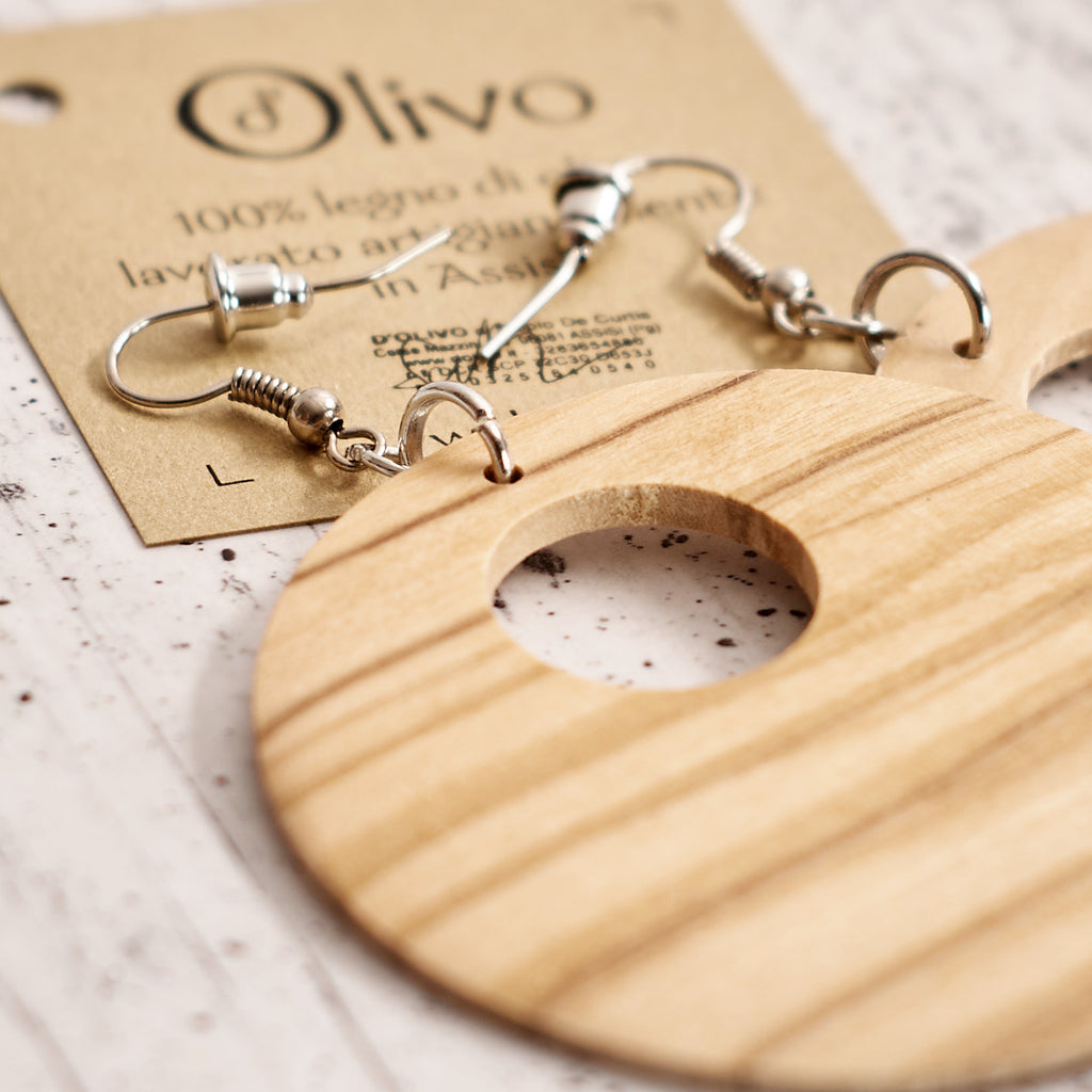 Orecchini in legno di olivo Monica