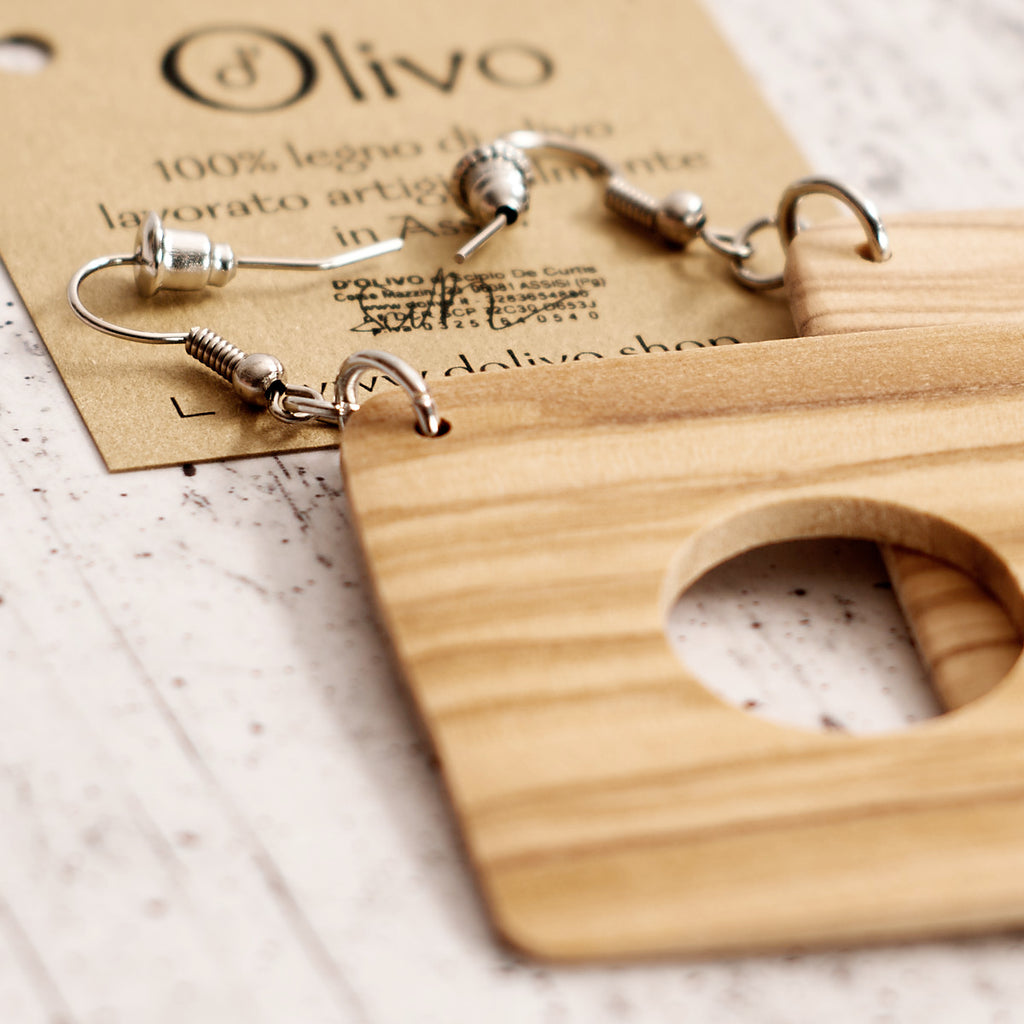 Orecchini in legno di olivo Marta