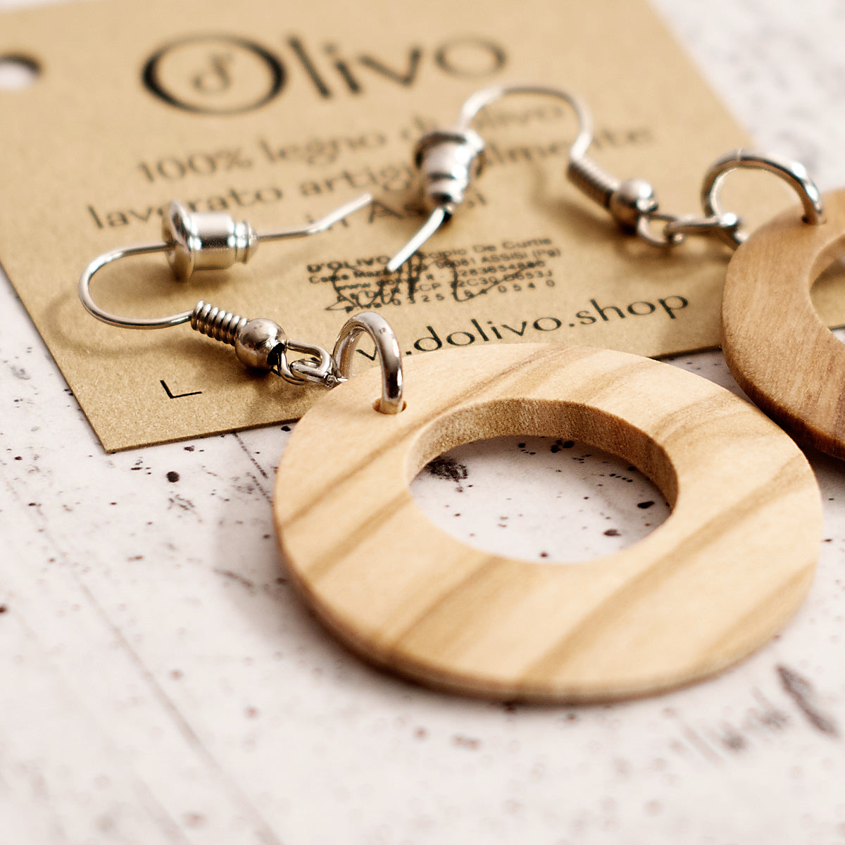 Orecchini in legno di olivo Emma