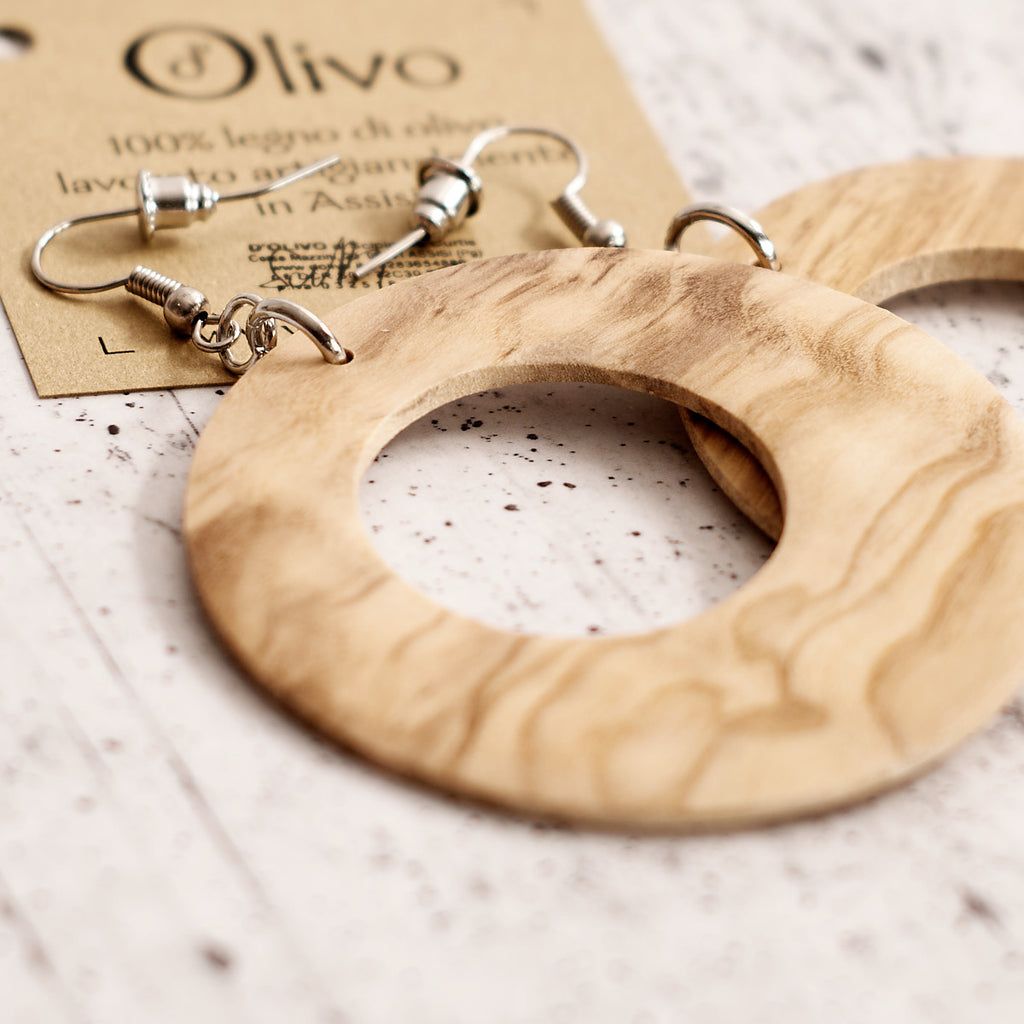 Lisa. Wooden earrings in olive wood
