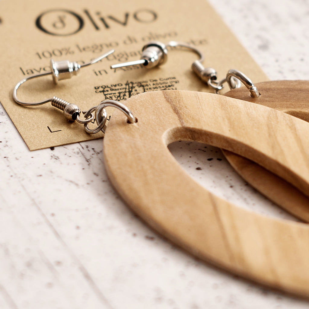 Mia. Olive wood earrings