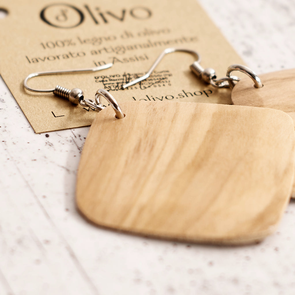 Orecchini in legno di olivo Paola