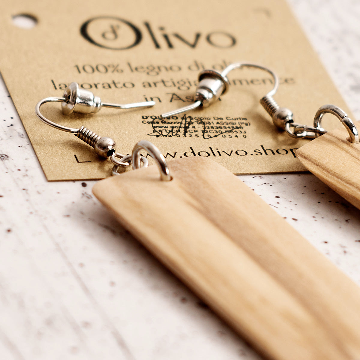 Orecchini in legno di olivo Elsa