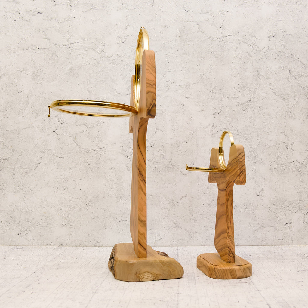 Gold-plated metal Tau Ostensorium of Saint Francis with olive wood
