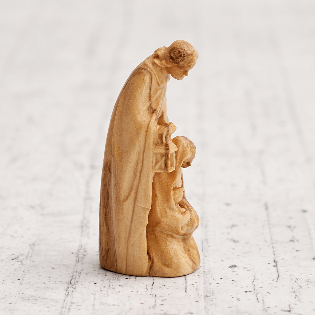 Holy Family in olive wood - religious craftsmanship and devout gift