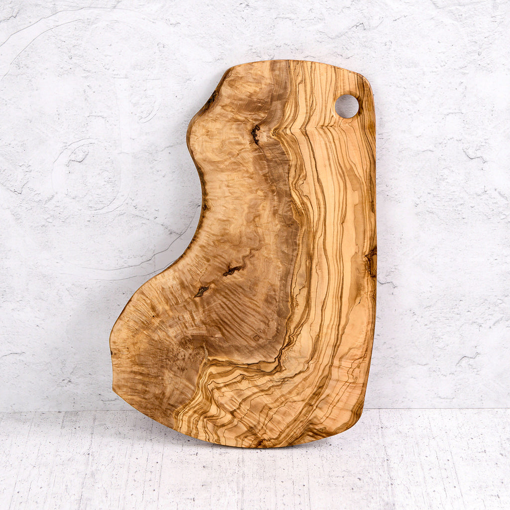 Tagliere irregolare rustico in legno di Ulivo