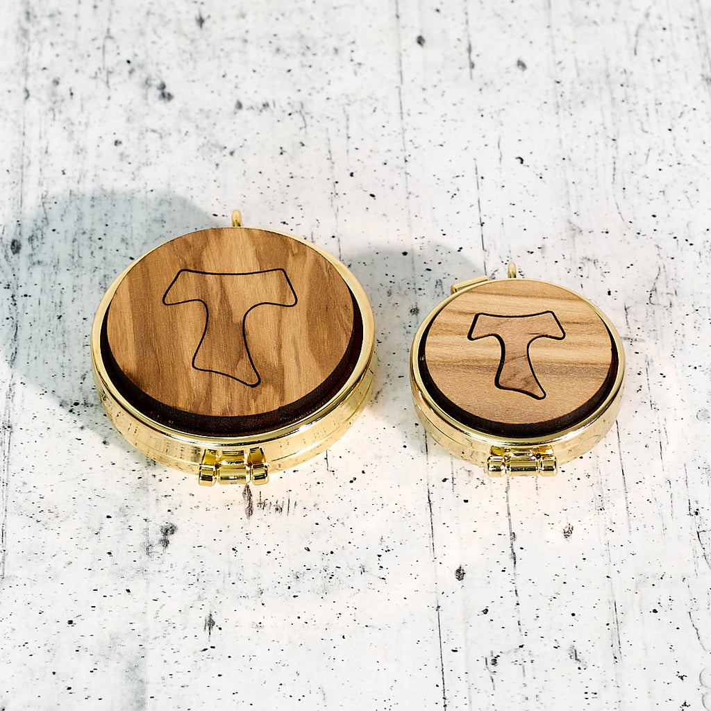 Pyx for hosts in olive wood and gilded metal