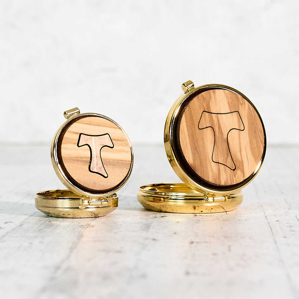 Pyx for hosts in olive wood and gilded metal